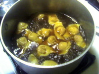 Tortellini en brodo (c)2006 AEC